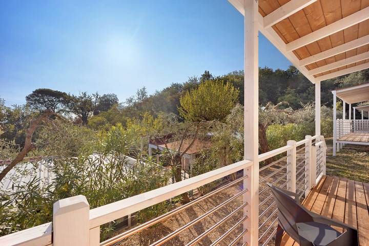 Glamping per 6 persone, con giardino e piscina per bambini in Liguria