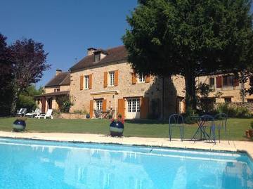 Cottage pour 6 personnes, avec vue ainsi que piscine et jardin à Cénac-et-Saint-Julien