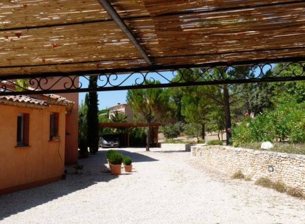 Belle bastide avec piscine chauffée et vue Luberon in Saint-Saturnin-lès-Apt, Parc naturel régional du Luberon