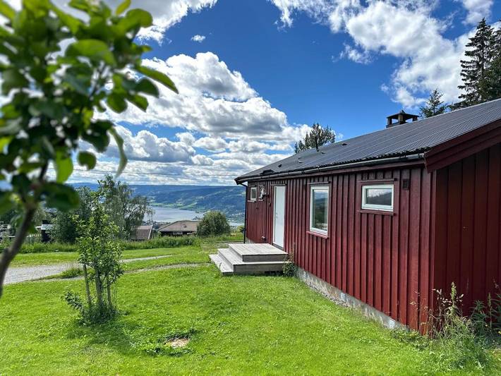 Ferienhaus für 5 Personen, mit Terrasse und Garten sowie Seeblick und Ausblick