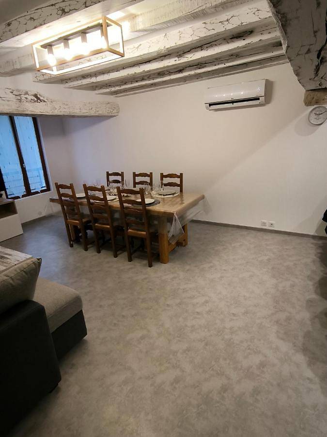 Appartement entier, Appartement 6-8 personnes, gîte, climatisé, classé 3 étoiles, proche du zoo de Beauval et des châteaux de la Loire in Selles-sur-Cher, Région de Romorantin-Lanthenay