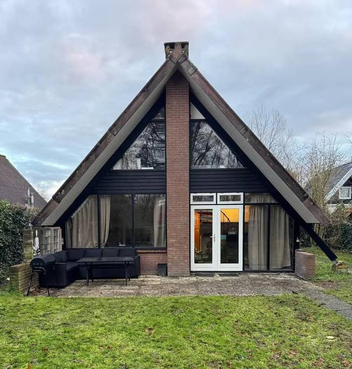 Ferienhaus für 9 Personen, mit Balkon und Terrasse sowie Garten und Pool in Opmeer