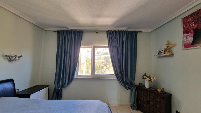 Gîte pour 2 personnes, avec jardin et piscine ainsi que terrasse et vue dans Cho - 2