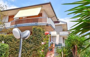 Holiday Apartment for 4 People in Torre Archirafi, Catania Province, Photo 1