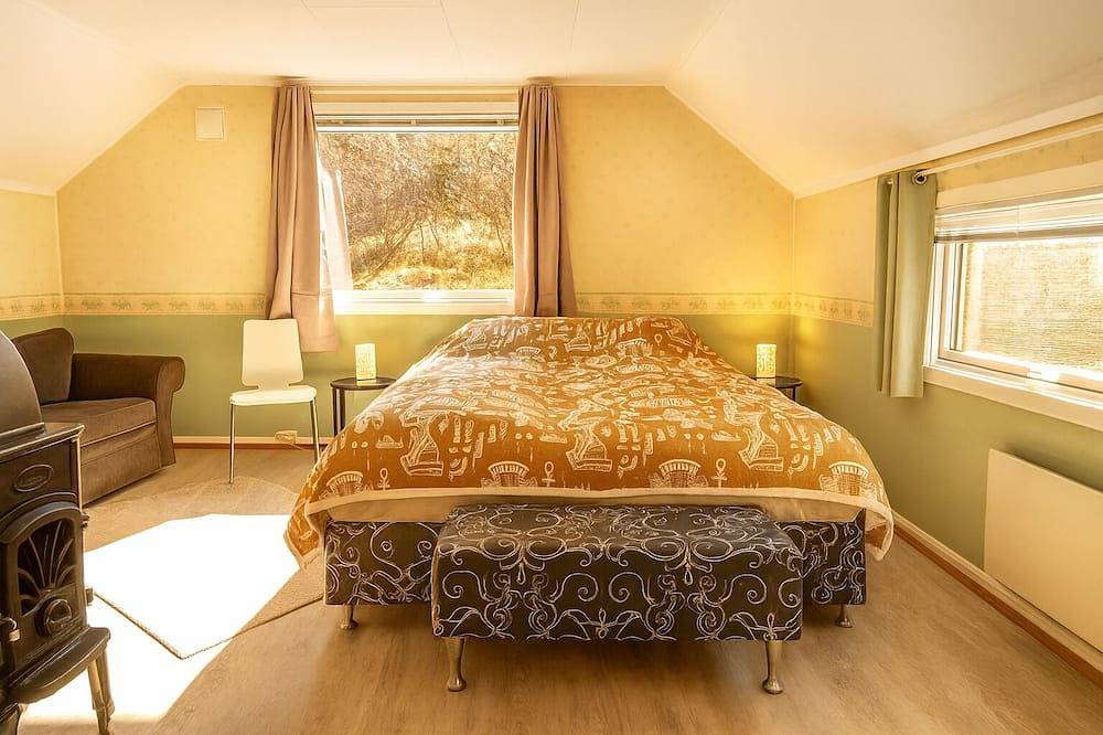 Holiday home by the sea with sea views, full kitchen and good wi-fi in Senja, Lenvik