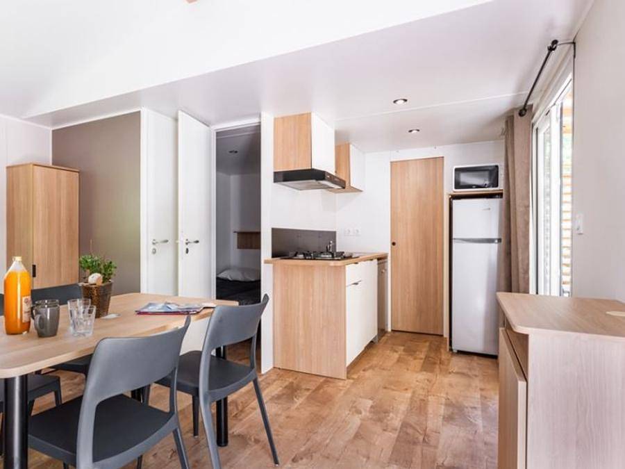 Camping Porte de Provence - Mobilhome 4 personnes - Confort 2 chambres 4 personnes climatisé in Mirmande, Région de Valence