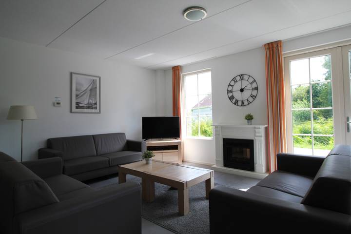 Beach Resort Makkum — Beachvilla Xl - 12 persons in Makkum, Lake Ijssel