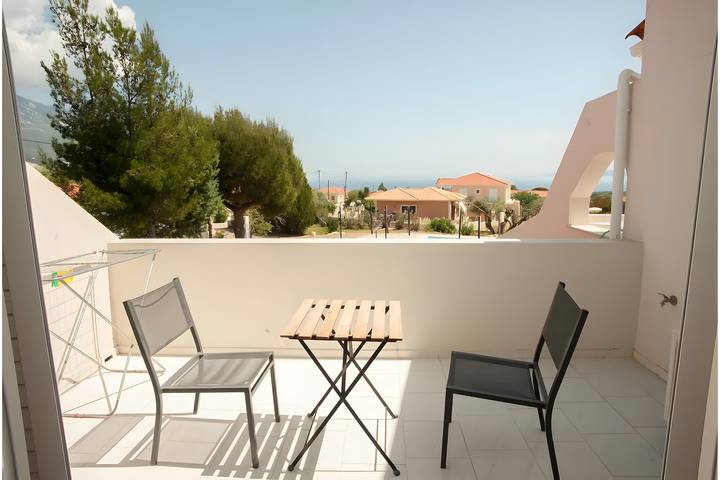 Διαμερίσματα διακοπών για 2 άτομα, με κήπο στον Καραβάδο