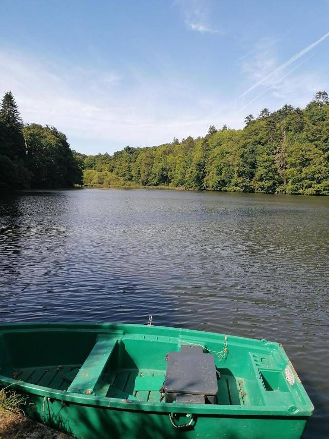 Location de vacances pour 6 personnes, avec Terrasse ainsi que Jardin et Vue à Plounéventer