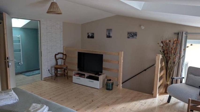 Location de vacances pour 2 personnes, avec piscine et jardin à Bernay-Saint-Martin - 3