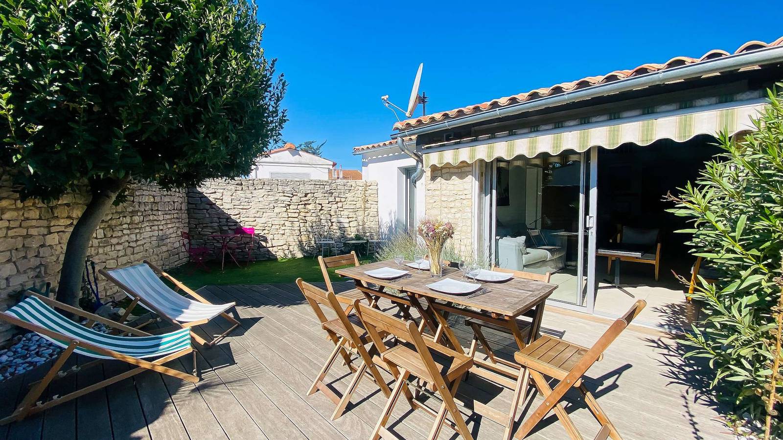 Appartement de vacances entier, Charmante villa à étage située au calme avec cour in Le Bois-Plage-en-Ré, Île de Ré