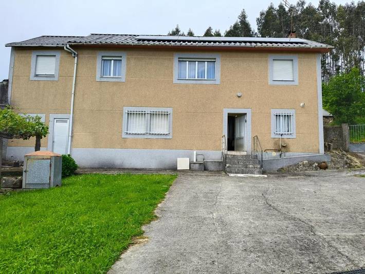 Casa rural para 10 personas, con jardín y vistas en Irijoa