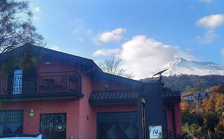 Location de vacances pour 5 personnes, avec balcon et vue, animaux acceptés à Milo - 3