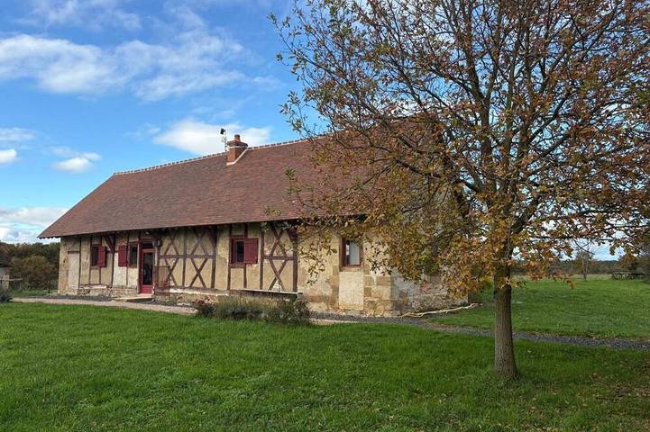 Gîte pour 8 personnes, avec Terrasse et Jardin à Chapeau (homonymie)