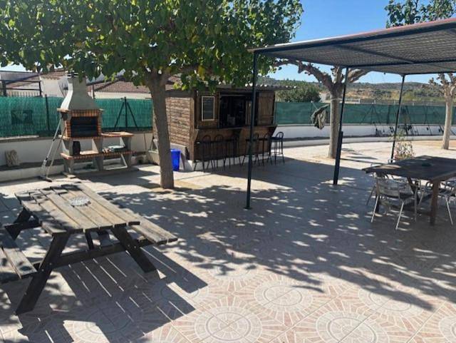 Hôtel pour 6 personnes, avec vue ainsi que vue sur le lac et terrasse, animaux acceptés à Caspe - 3