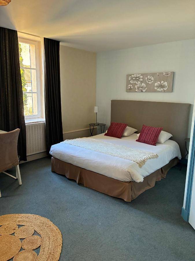 Hôtel pour 2 personnes, avec terrasse et vue à Druyes-les-Belles-Fontaines - 4