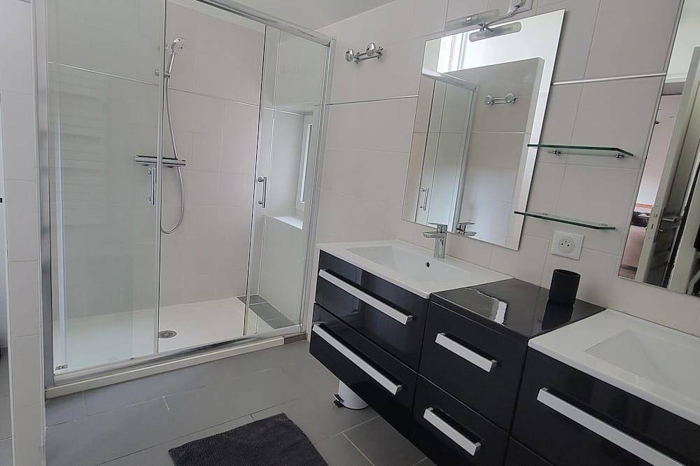 Self-catering cottage, air-conditioned, between the Loire Valley and Châteaux in Blois, Blois region