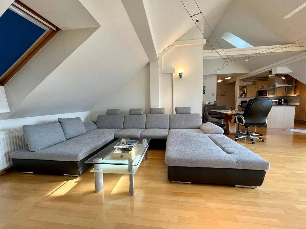 Ganze Wohnung, Atemberaubendes Loft mit Pool in Wien, Donau Niederösterreich