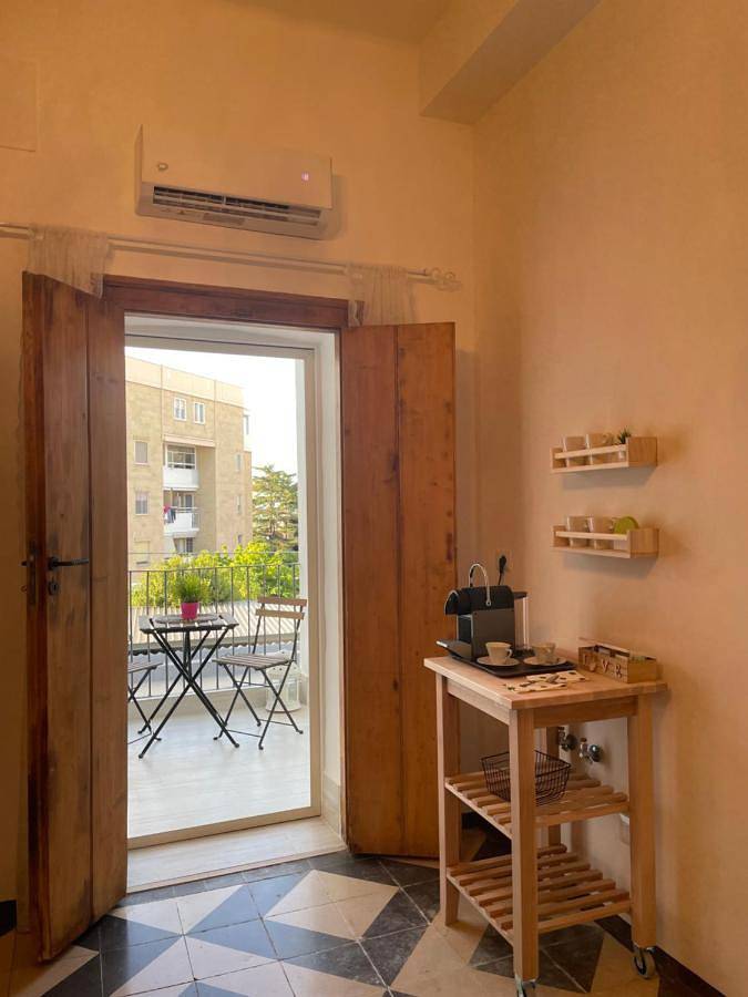 BnB für 3 Personen, mit Balkon in Bari