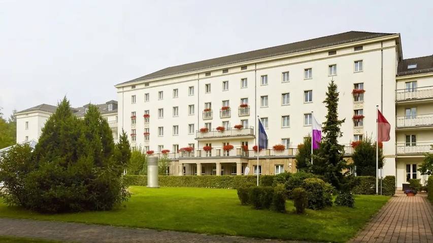 Ferienwohnung für 3 Personen, mit Terrasse und Garten sowie Pool und Sauna in Friedrichroda