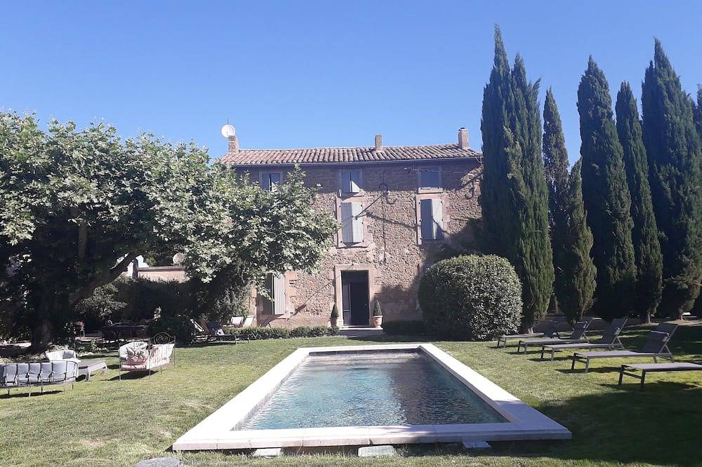 Ideal for Avignon festival Magnificent Mas with swimming pool and jacuzzi in Althen-des-Paluds, Vaucluse