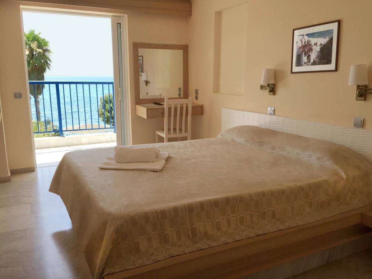 Double Room with Balcony in Finikounda, Messenien