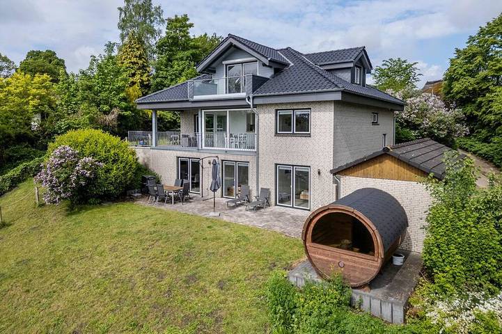 Ferienhaus für 12 Personen, mit Garten und Sauna sowie Balkon, mit Haustier