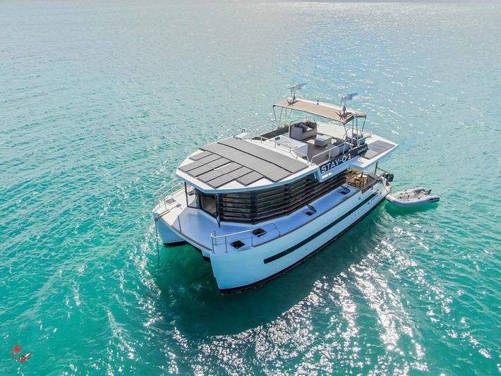 Bateau pour 4 personnes, avec jacuzzi et balcon en Martinique
