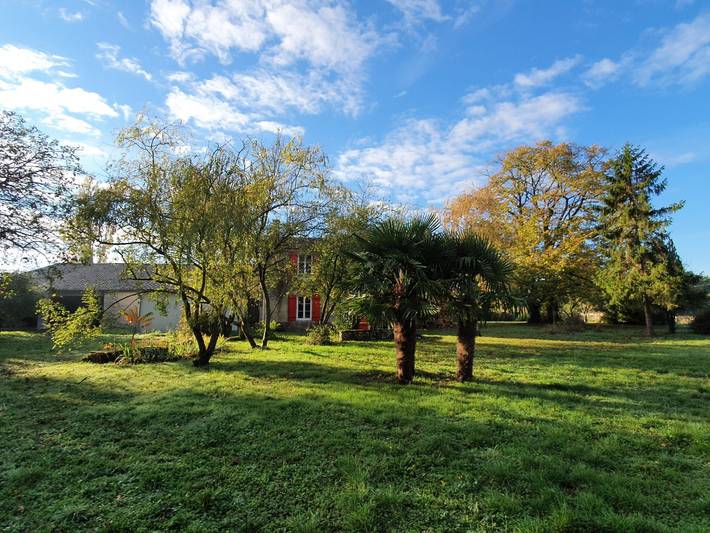 Gîte pour 15 personnes, avec jardin, animaux acceptés