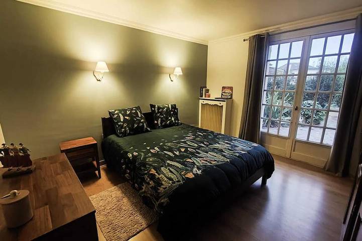 Location de vacances pour 12 personnes, avec terrasse et jardin à Neuilly-Plaisance - 2