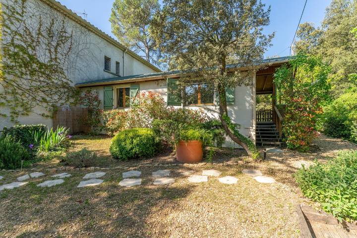 Vakantiehuis 'La Romarine' met verwarmd zwembad, wifi en airconditioning in Mondragon, Vaucluse