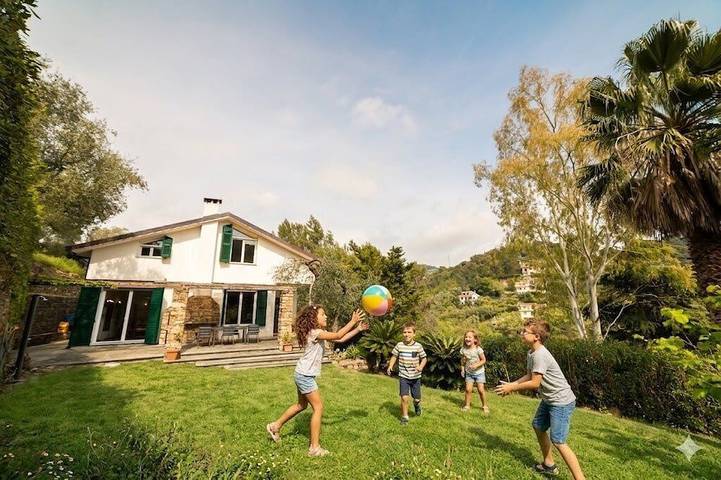 Villa für 12 Personen, mit Garten in Imperia