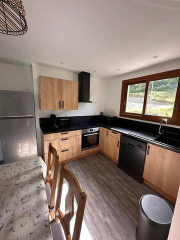 Gîte pour 4 personnes, avec balcon et vue à La Roche-de-Rame