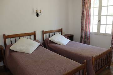 Villa pour 5 Personnes dans Bormes-les-Mimosas, Parc national de Port-Cros, Photo 2