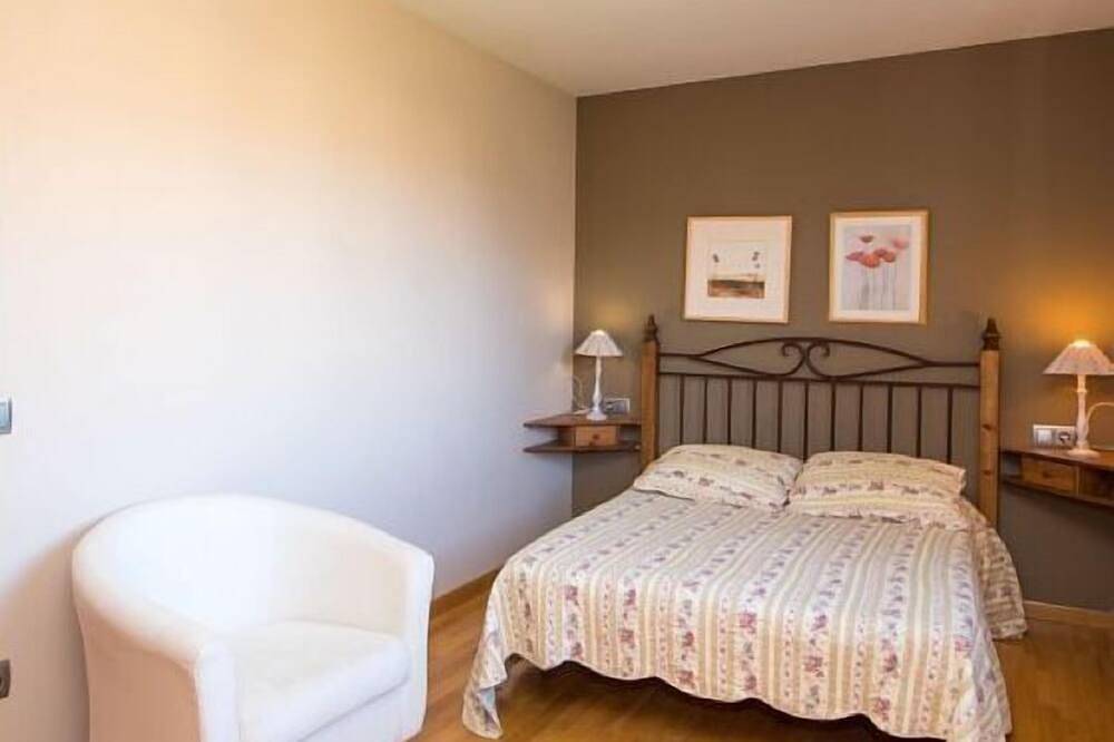 Self catering Can Oscar for 12 people in la Seu d'Urgell, Catalan Pyrenees