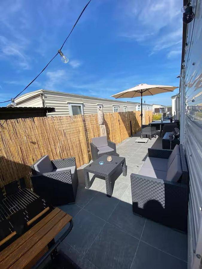Camping für 4 Personen, mit Terrasse und Pool in De Haan