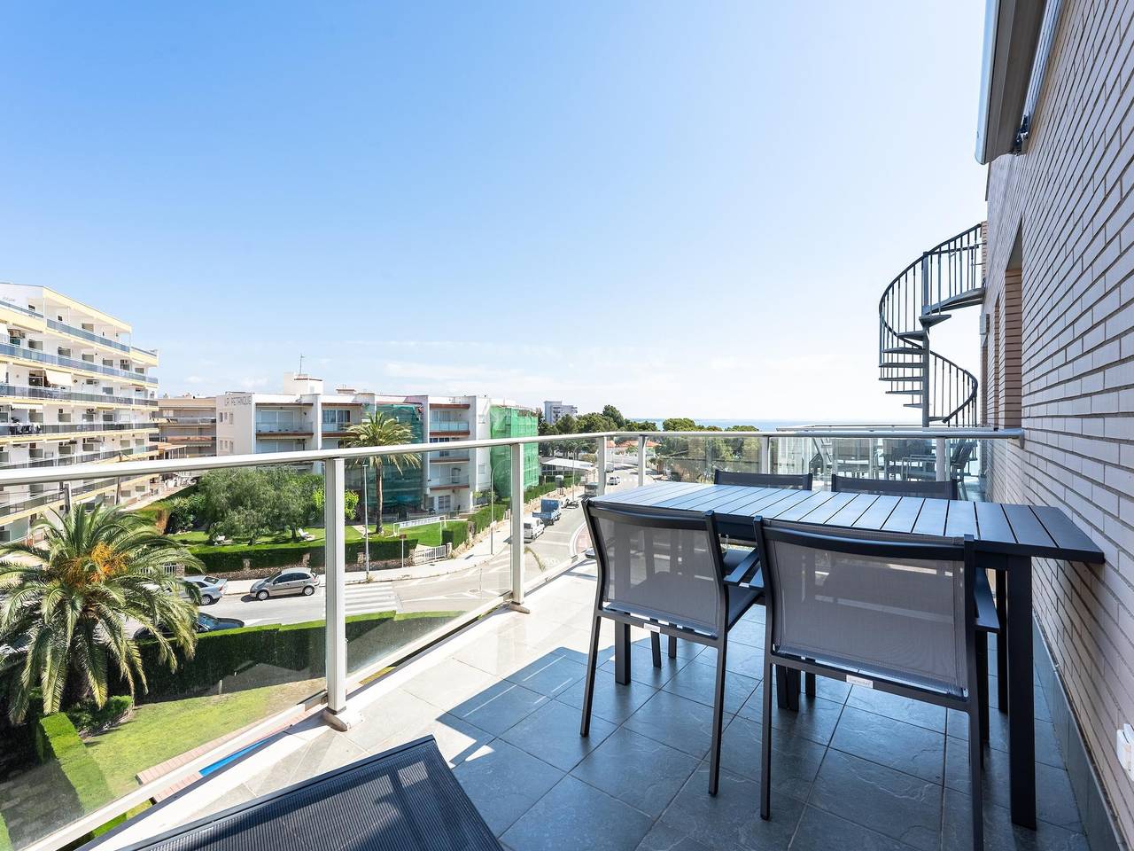 Geheel vakantieappartement, Vakantieappartement voor 6 personen met tuin in Miami Playa, Costa Dorada