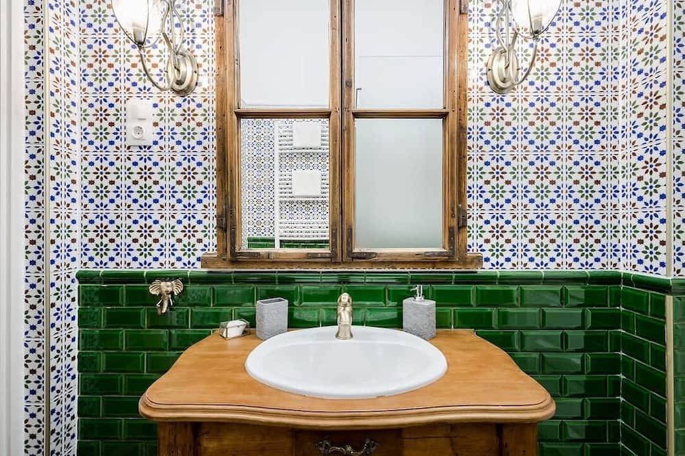 Unique & Stylish - Home of Traveler in City Center in Budapest, Central Hungary