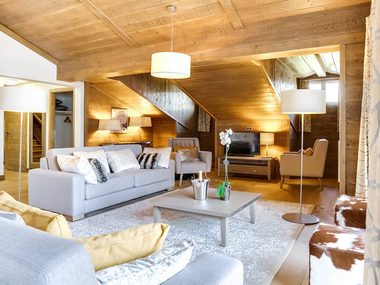 Appartement entier, Luxueux appartement 4 pièces au cœur de Courchevel Village, à proximité des pistes et commerces in Saint-Bon-Tarentaise, Les Trois Vallées