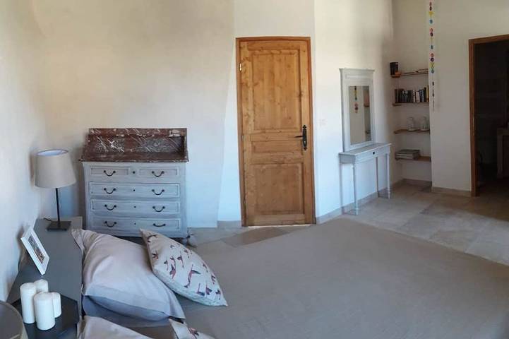 Location de vacances pour 7 personnes, avec terrasse à La Capelle-et-Masmolène - 4