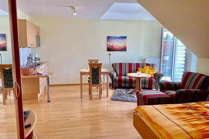 Ferienhaus für 2 Personen, mit Balkon und Pool sowie Garten in der Pfalz - 2