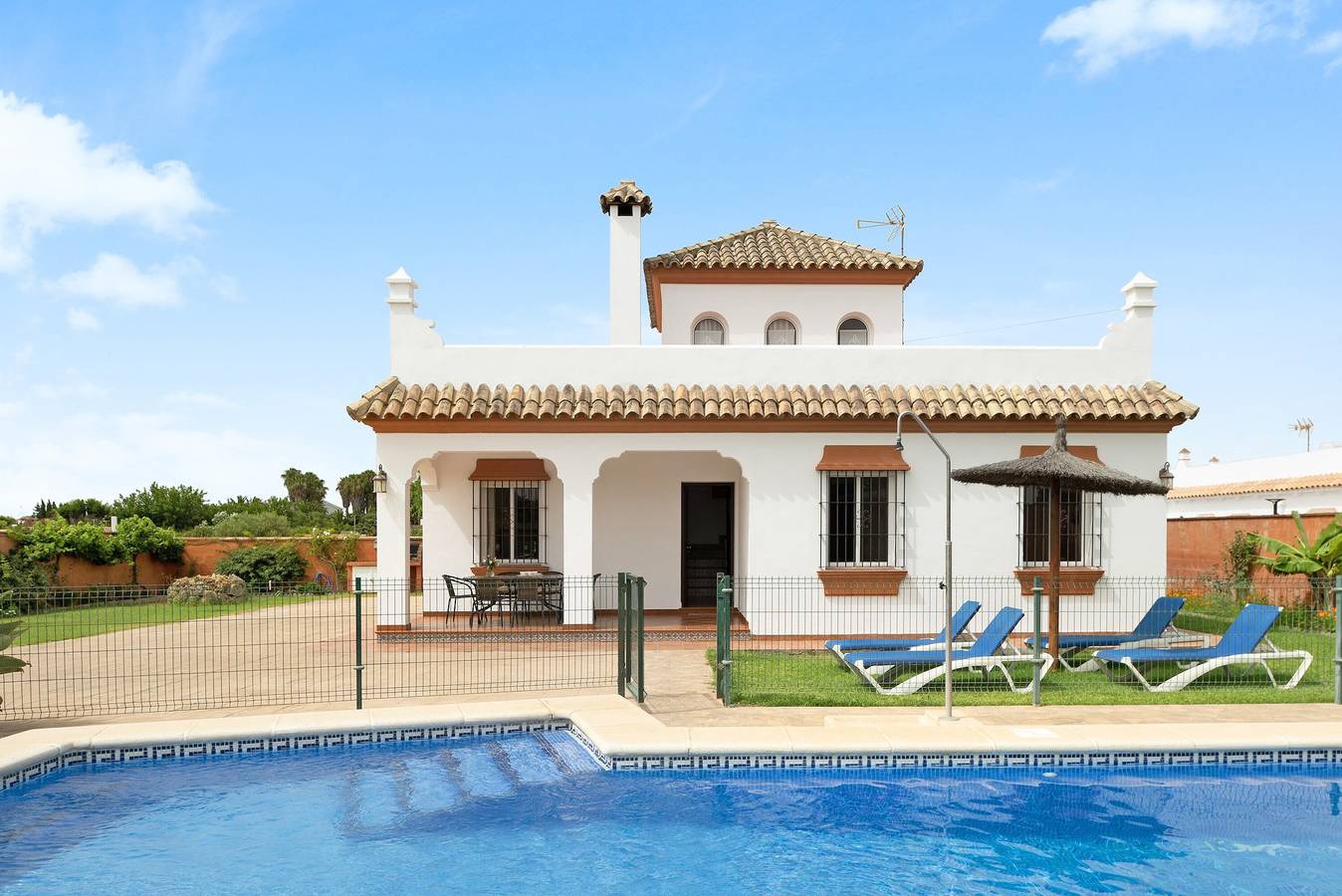Casa vacanze 'Villa Juani Sólo Familias' con piscina privata, terrazza privata e giardino privato in Conil de la Frontera, Costa de la Luz