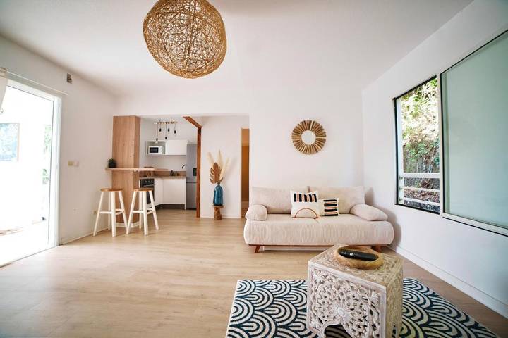 Ferienwohnung für 3 Personen, mit Whirlpool und Balkon sowie Pool - 1