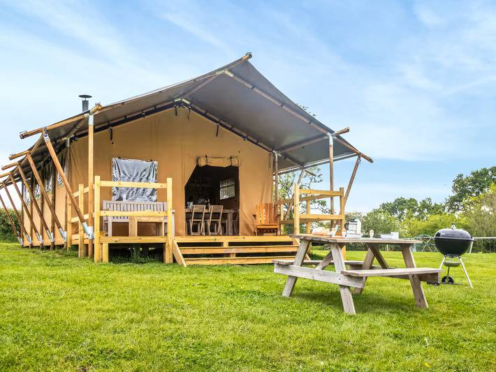 Glamping for 6 people, with pets in Hampshire