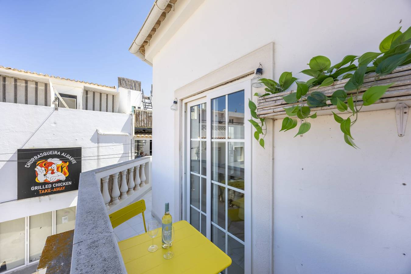 Ganze Wohnung, Ferienwohnung für 2 Personen mit Balkon in Santa Maria, Lagos