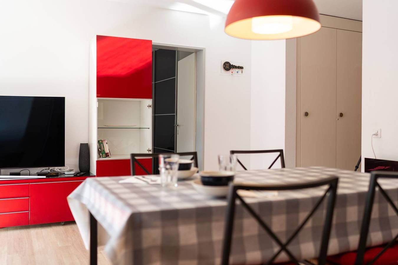 Ganze Wohnung, Gemütliches Apartment Seeperle in Murg nur 100 Meter vom See entfernt und mit tollem Bergblick. in Quarten, Walensee