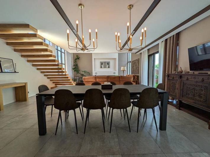 Maison de vacances pour 10 personnes, avec Balcon et Terrasse ainsi que Jardin et Sauna à Montgeron