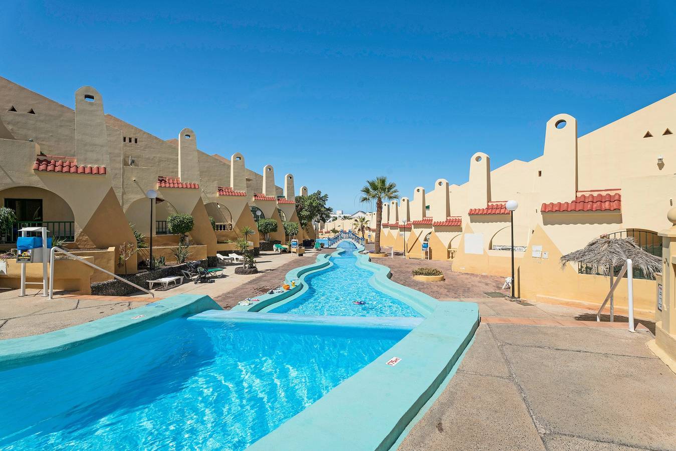 Entire apartment, Vacation Apartment 'Mareverde K131' with Shared Pool, Balcony and Wi-Fi in San Eugenio Alto, Adeje
