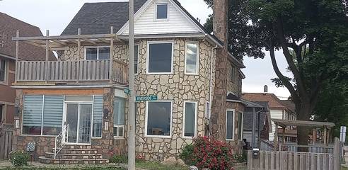 Bed And Breakfast for 2 Guests in Windsor (Ontario), Ontario, Picture 3