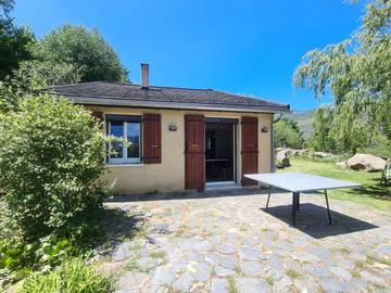 Gîte pour 8 personnes, avec terrasse et jardin à Latour-de-Carol